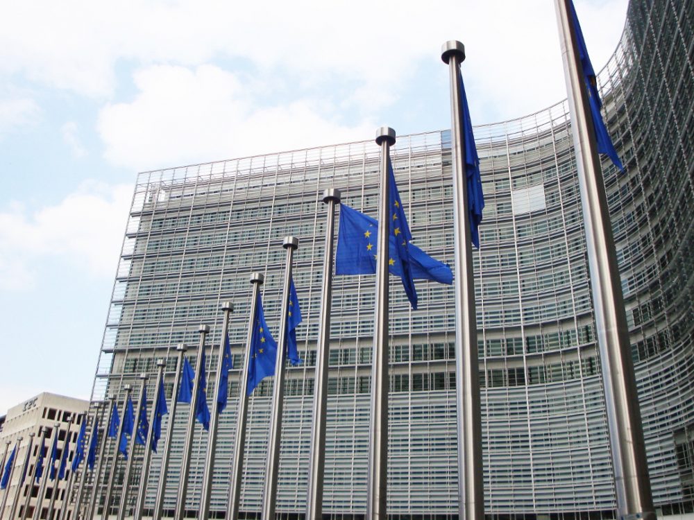 The EU Commission has recently presented a proposal to extend the deadlines for CRS and DAC 6 notifications in view of the corona pandemic. But time is running out for implementation.