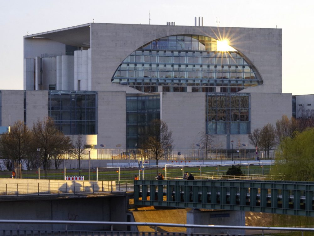 With a comprehensive economic stimulus package, the German government wants to help the German economy, which was hit by the Corona crisis, back on its feet.