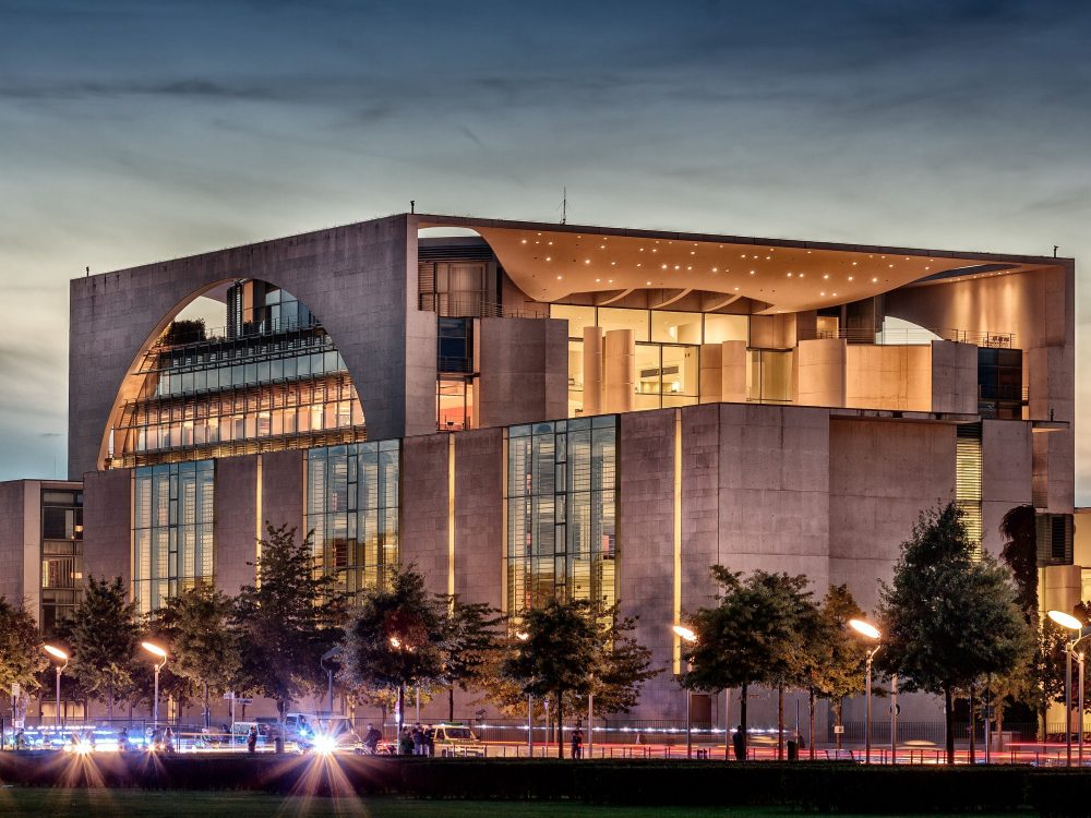 The German government will provide further economic aid for crisis-ridden companies for 2021.